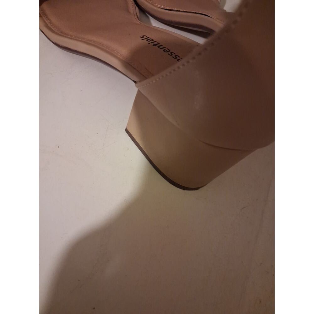 Sandals - Picture 7 of 7